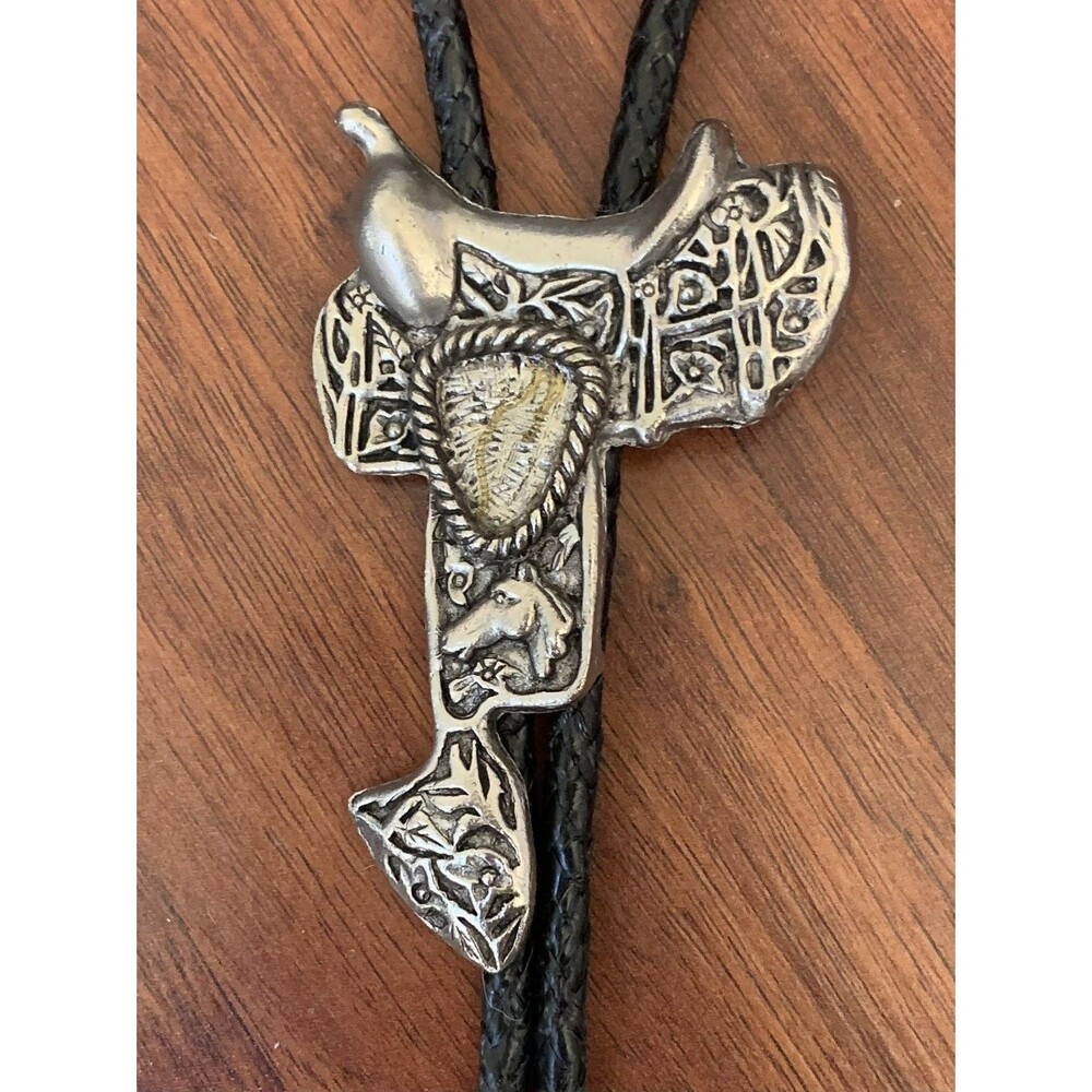 Vintage Western Horse Saddle Silver Tone Metal 18 inch Bolo Tie